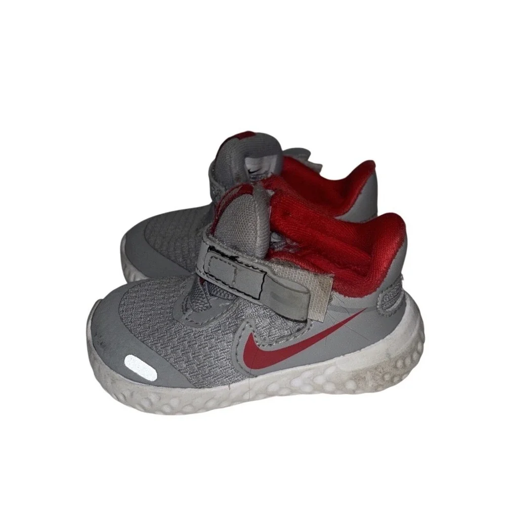 Nike Revolution 5 FlyEase Toddler Shoes Grey Red BQ5673-013 Size 3C